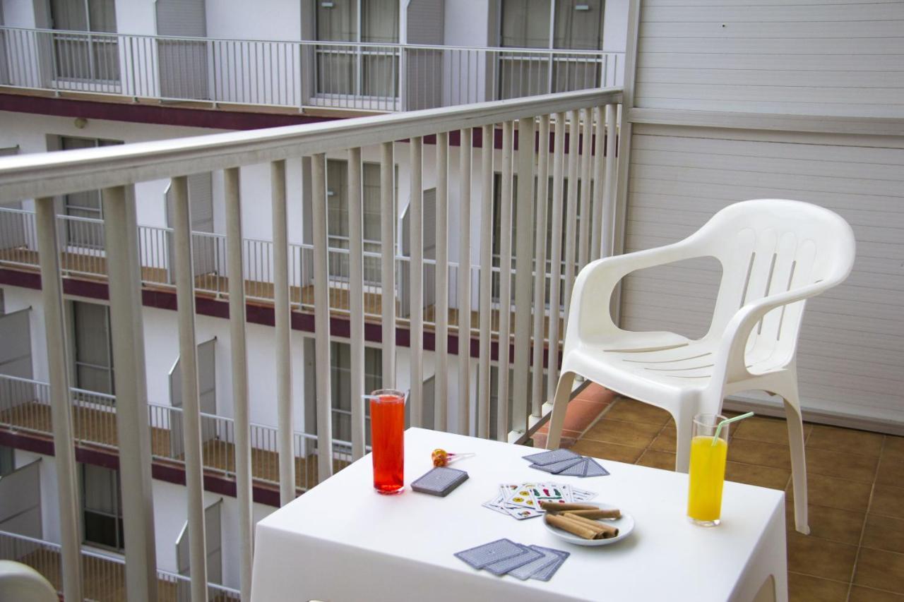 Hotel Papi Malgrat de Mar Bagian luar foto