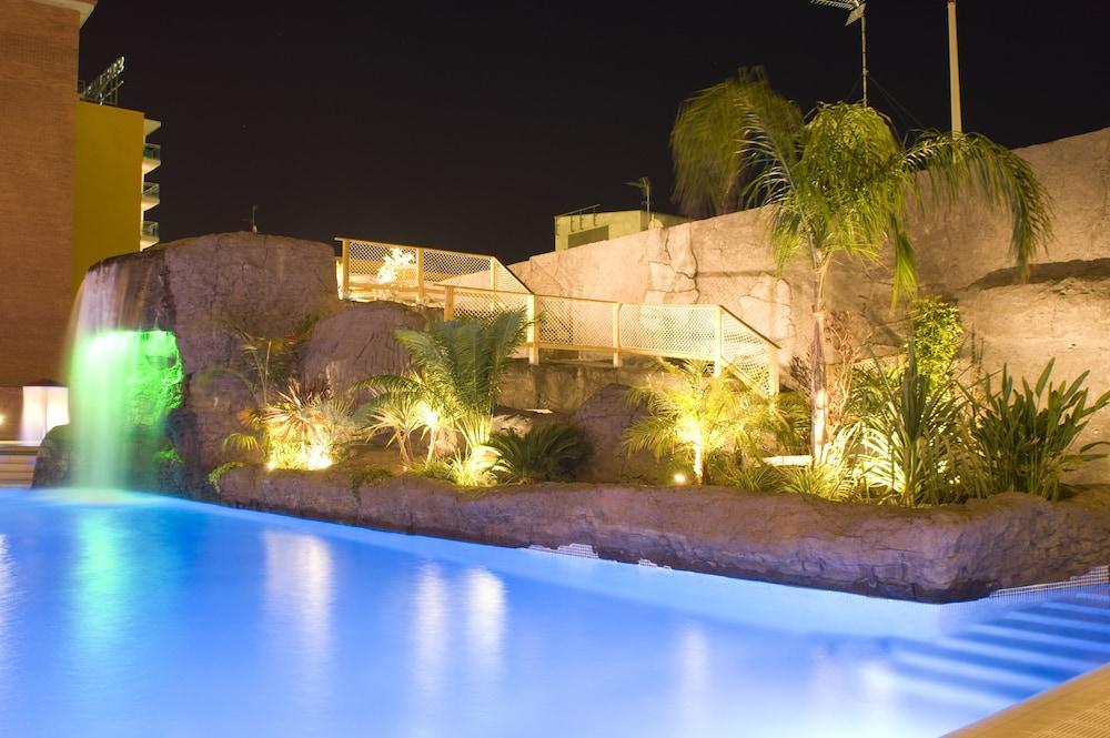 Hotel Papi Malgrat de Mar Bagian luar foto